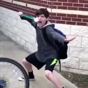 Meet your Posher, Leonel